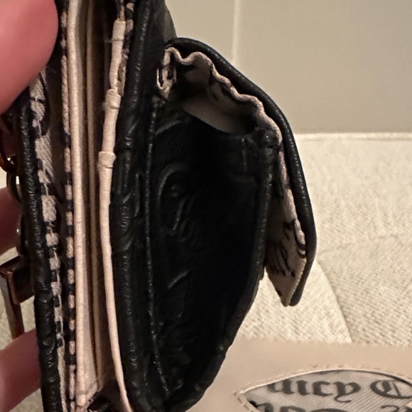 Juicy Couture Black Wallet - Picture 10 of 17